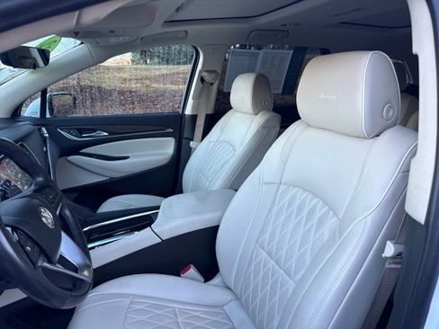 Used 2022 Buick Enclave Avenir image 22