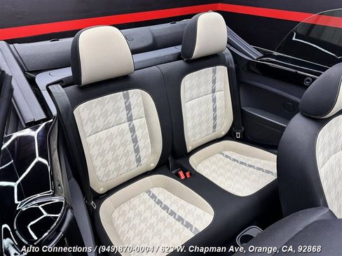 Used 2018 Volkswagen Beetle 2.0T Coast w/ Coast Lighting Package image 10