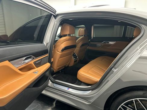Used 2021 BMW 740i w/ M Sport Package RWD image 6