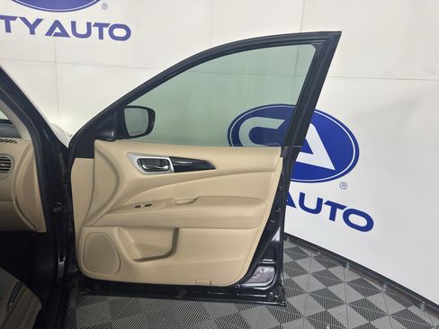 Used 2019 Nissan Pathfinder SV FWD image 39