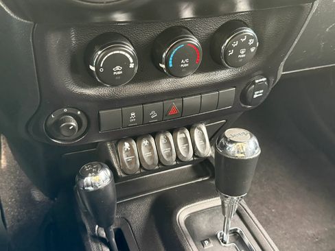 Used 2015 Jeep Wrangler Unlimited Sport image 32