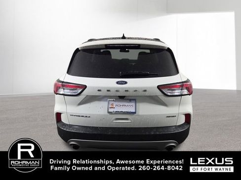 Used 2022 Ford Escape Titanium w/ Titanium Elite Package AWD/4WD image 9