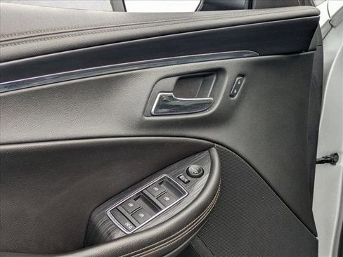 Used 2016 Chevrolet Impala LTZ image 3