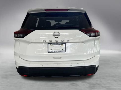 Used 2024 Nissan Rogue S FWD image 28