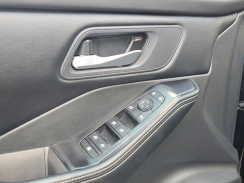 Used 2025 Nissan Rogue SV AWD/4WD image 20