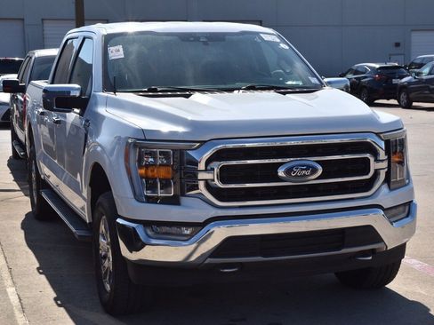 Certified 2021 Ford F150 XLT w/ Equipment Group 302A High image 4