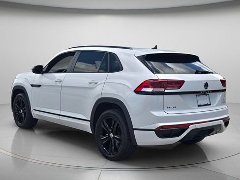 Certified 2023 Volkswagen Atlas Cross Sport SEL R-Line AWD/4WD image 8