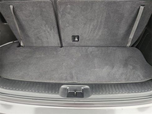 Used 2017 Toyota Highlander XLE image 25