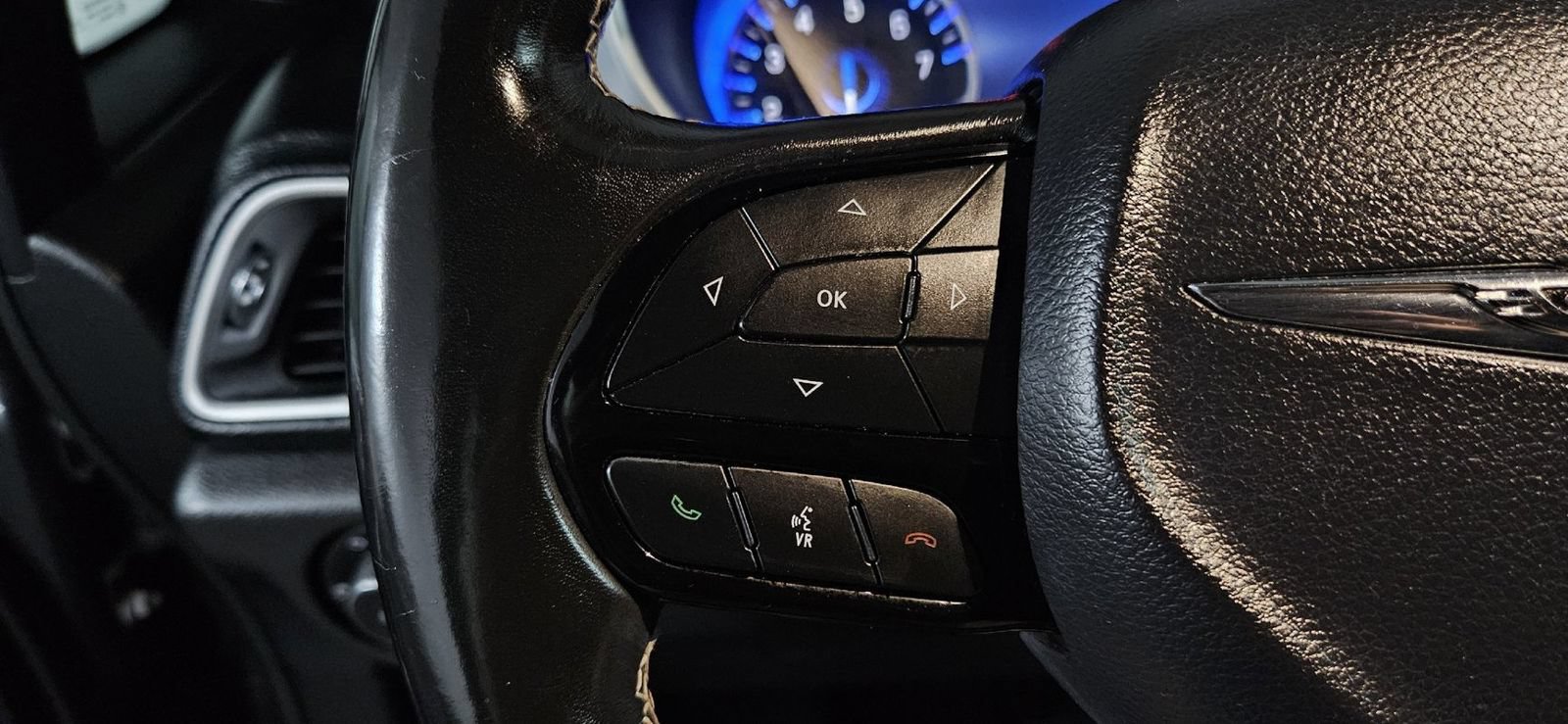 Used 2020 Chrysler Pacifica Touring-L Plus FWD image 11