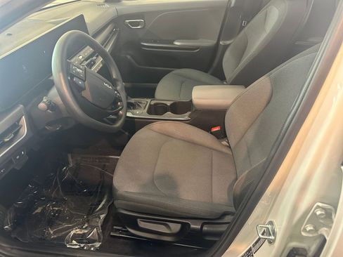 Used 2025 Kia K4 LXS image 23