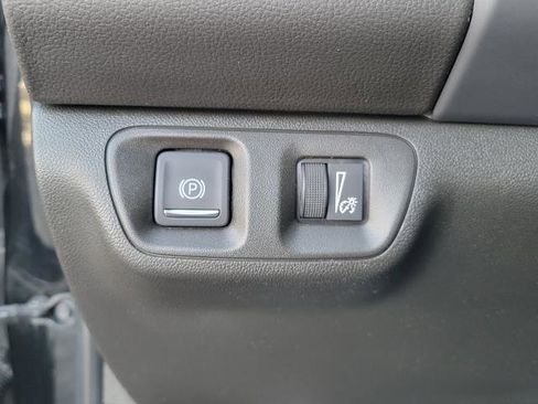 Used 2023 GMC Acadia SLE w/ Driver Convenience Package image 11