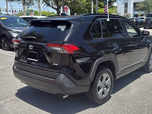 Used 2022 Toyota RAV4 XLE w/ Convenience Package FWD image 10