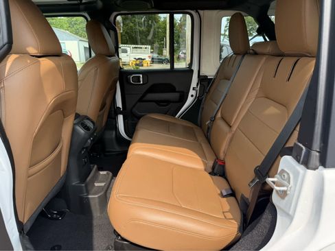 Used 2022 Jeep Wrangler Unlimited Sahara w/ Cold Weather Group image 24