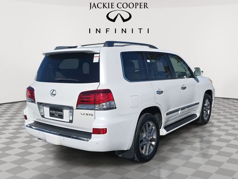 Used 2015 Lexus LX 570 4WD w/ Luxury Package image 5