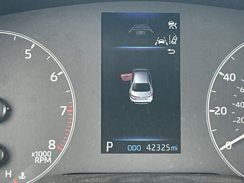 Used 2024 Toyota Corolla LE image 8