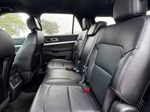Used 2016 Ford Explorer XLT w/ Equipment Group 202A image 12