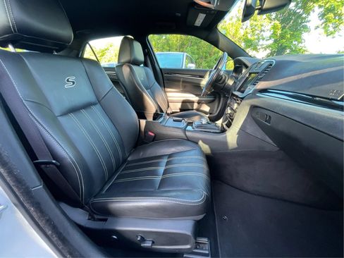 Used 2020 Chrysler 300 S RWD image 22