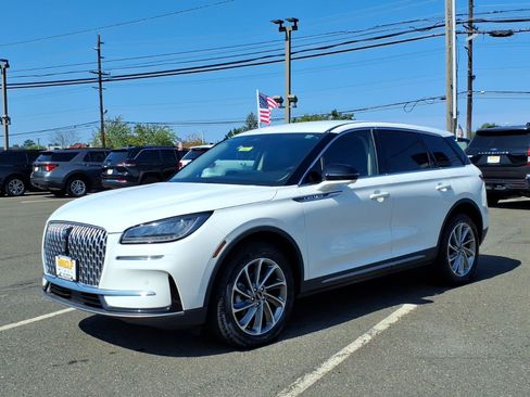 Used 2025 Lincoln Corsair AWD w/ Equipment Group 101A image 3