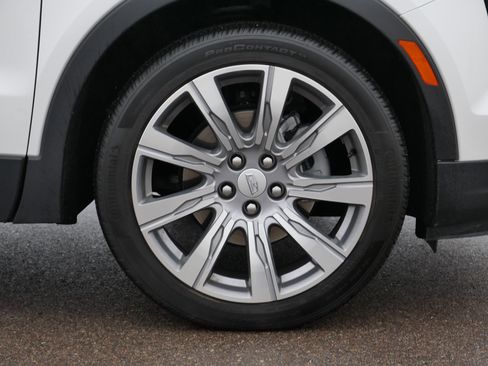 Used 2023 Cadillac XT4 Premium Luxury image 15