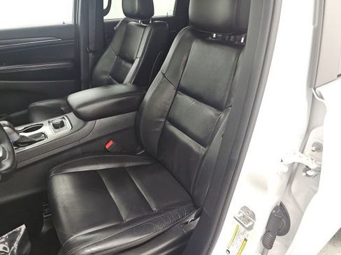 Used 2019 Jeep Grand Cherokee Limited AWD/4WD image 15