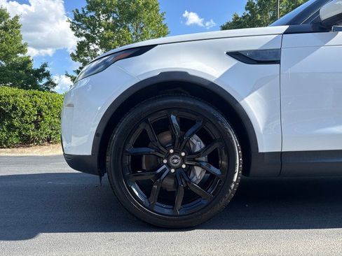 Used 2019 Land Rover Discovery SE AWD/4WD image 18