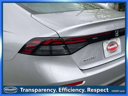 Used 2023 Honda Accord EX image 11