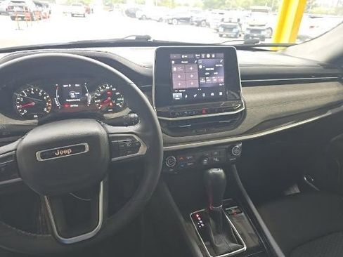 Used 2022 Jeep Compass Latitude w/ Sun and Sound Group FWD image 25