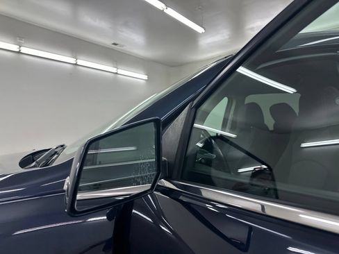 Used 2015 Chevrolet Traverse LT w/ Style and Technology Package FWD image 17