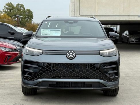 New 2026 Volkswagen Tiguan SE R-Line image 7