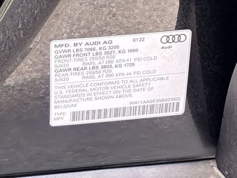 Used 2022 Audi e-tron Premium AWD/4WD image 39