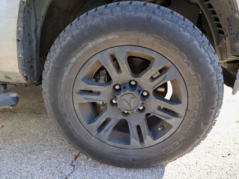 Used 2022 Toyota Tacoma SR w/ SR Convenience Package image 13