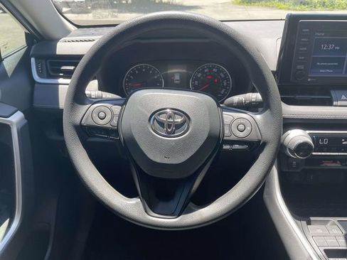 Used 2021 Toyota RAV4 XLE FWD image 13