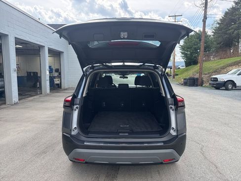 Used 2023 Nissan Rogue SV AWD/4WD image 14