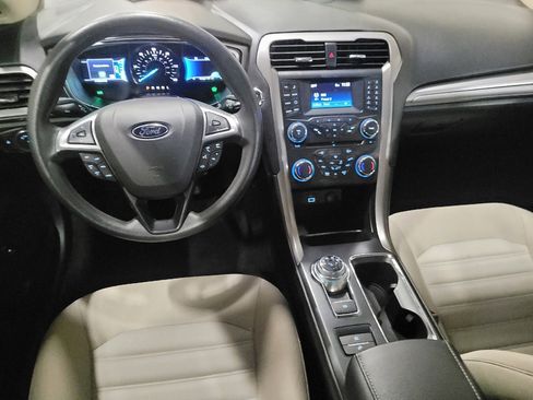 Used 2018 Ford Fusion S image 22