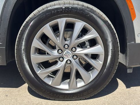 Used 2025 Buick Enclave Preferred w/ Super Cruise Package image 28