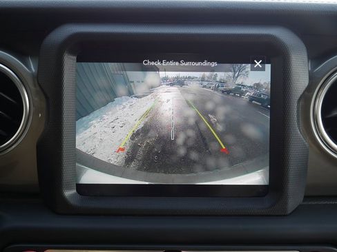 Used 2020 Jeep Wrangler Unlimited Sahara image 5