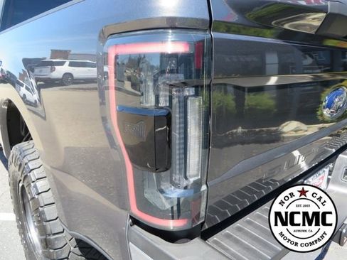 Used 2018 Ford F350 Lariat w/ Lariat Ultimate Package AWD/4WD image 16