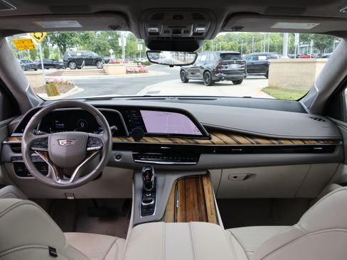 Used 2021 Cadillac Escalade Premium Luxury Platinum w/ Heavy-Duty Trailer Package AWD/4WD image 16