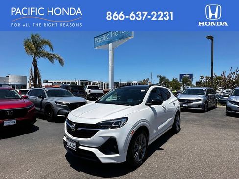 Used 2020 Buick Encore GX Essence w/ Advanced Technology Package FWD image 2