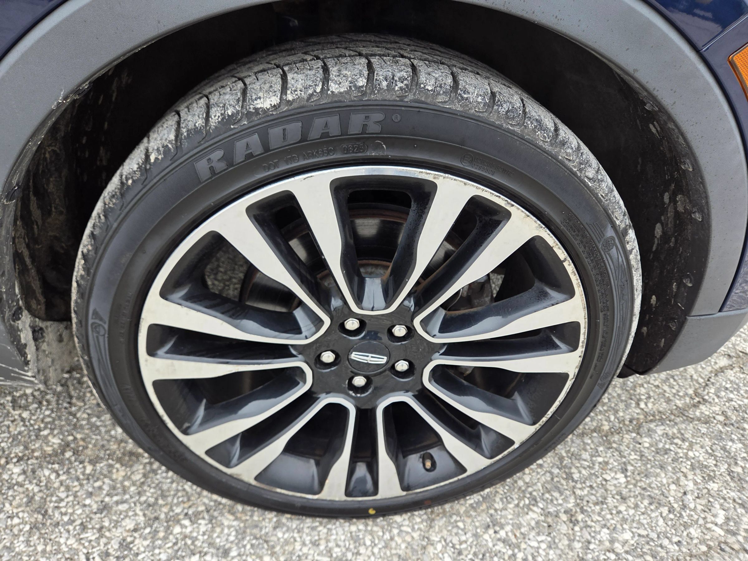 Used 2019 Lincoln MKC Reserve w/ MKC Climate Package AWD/4WD image 13