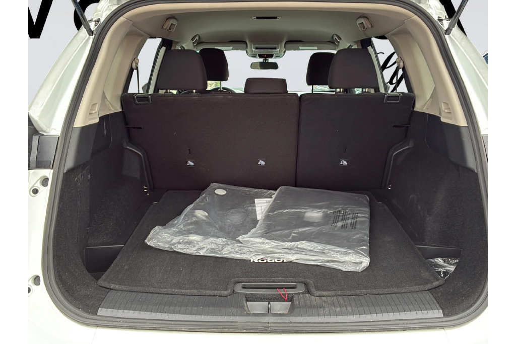 Used 2025 Nissan Rogue S FWD image 29