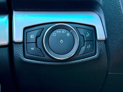 Used 2016 Ford Explorer XLT AWD/4WD image 27