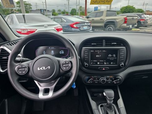 Used 2024 Kia Soul LX w/ Option Group 015 FWD image 11