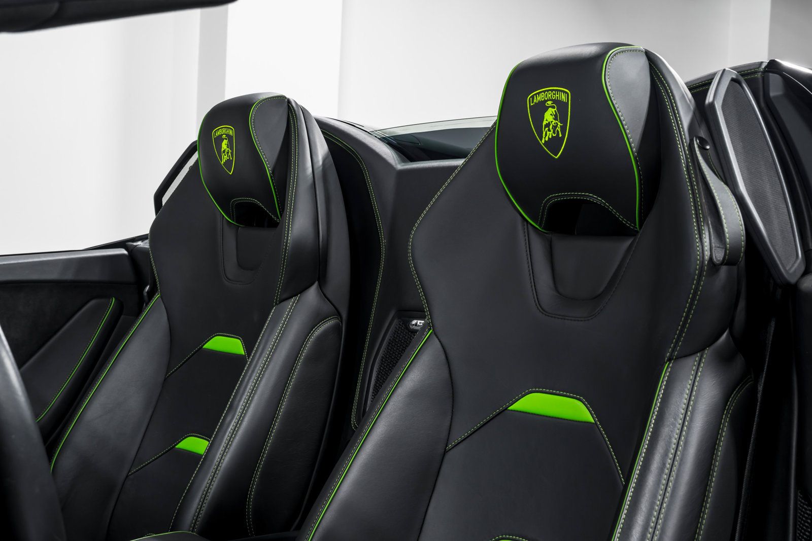 Used 2020 Lamborghini Huracan EVO AWD/4WD image 19