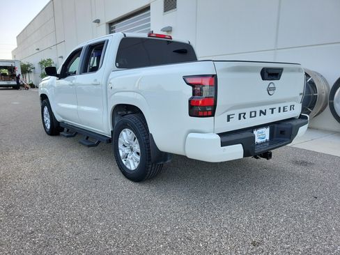 Used 2022 Nissan Frontier SV w/ Technology Package RWD image 4