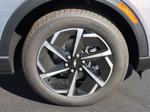 New 2026 Chevrolet Equinox EV LT image 11