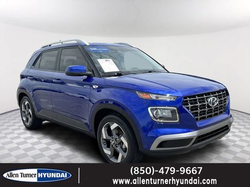 Certified 2024 Hyundai Venue SEL FWD image 1