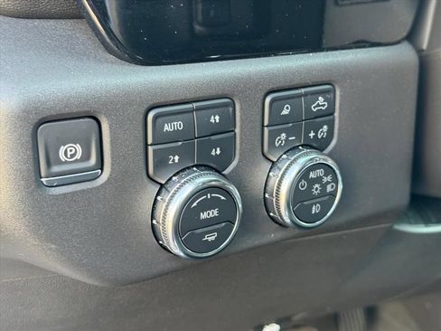 Used 2025 GMC Sierra 1500 SLT w/ SLT Premium Plus Package AWD/4WD image 16