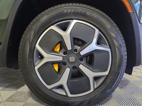 Used 2024 Rivian R1S Adventure Quad AWD/4WD image 11