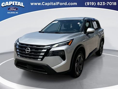 Used 2025 Nissan Rogue SV FWD image 1